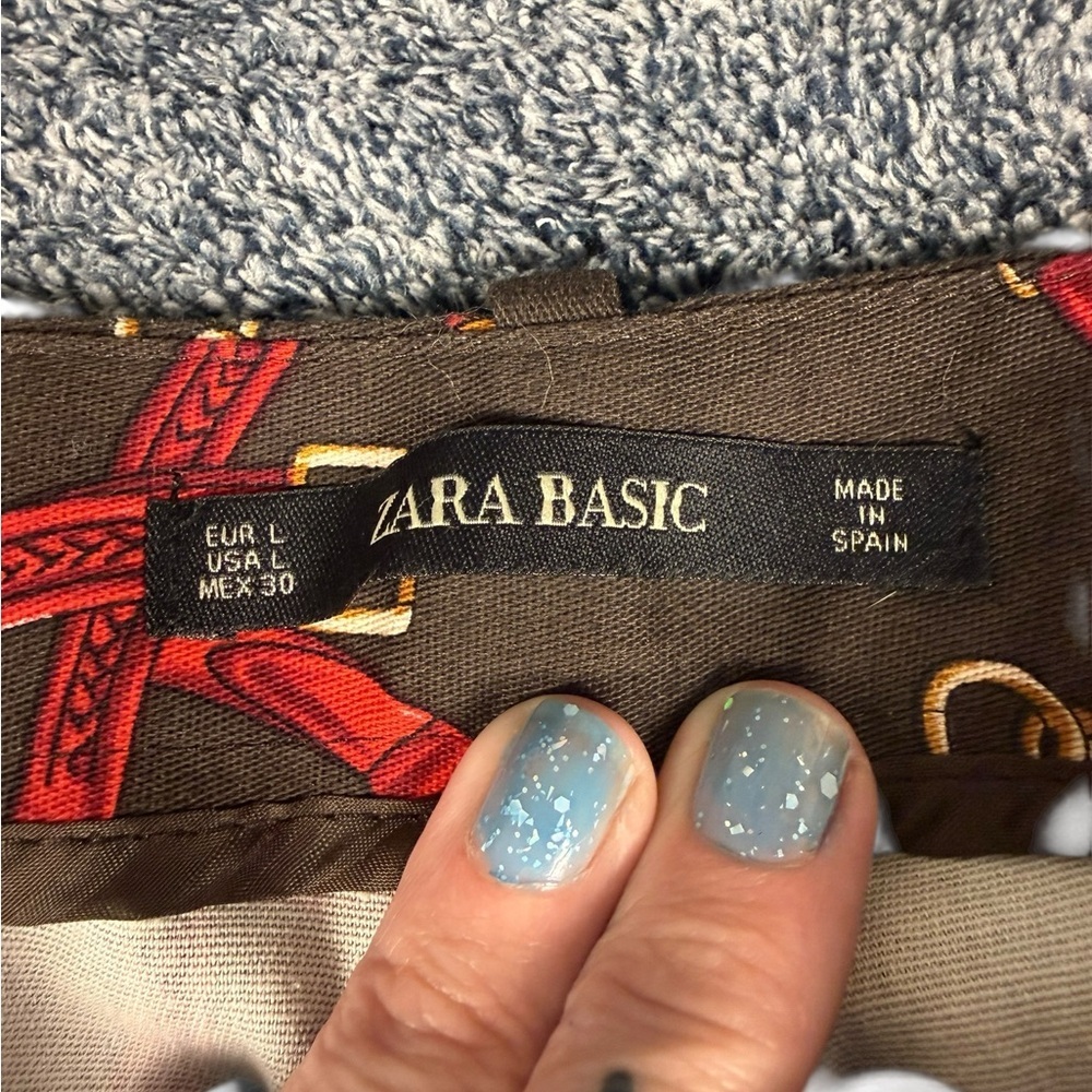 Zara chocolate brown, gold , and Red Patterned Cropped Pants A309 measure in pic - Picture 2 of 11